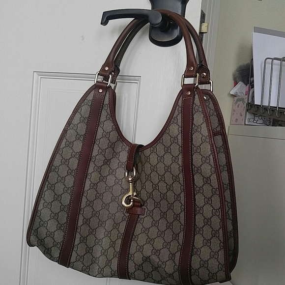 Gucci Handbags - 🌺100% Authentic Gucci signature hobo bag🌺